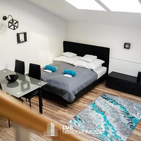 Apartament Manhattan Mielec Exteriör bild