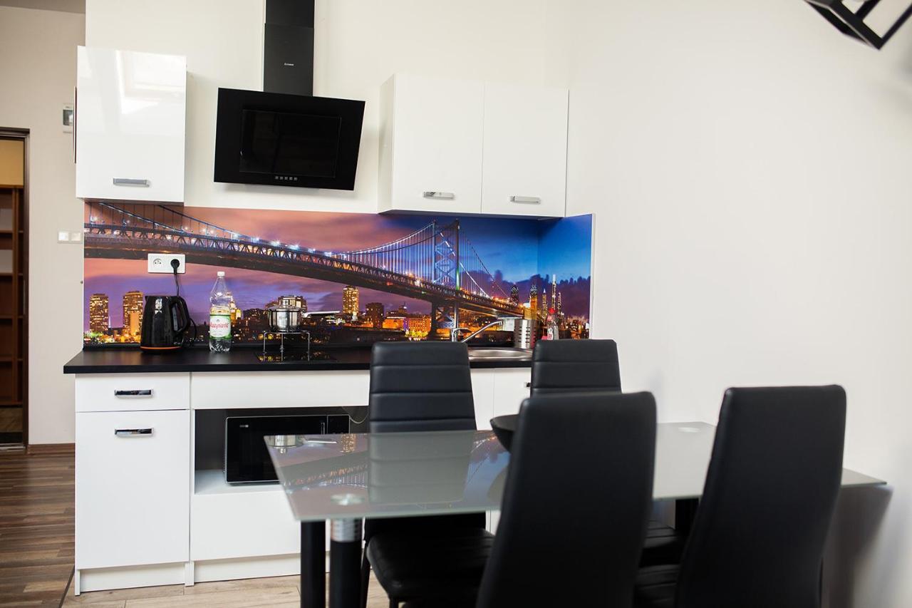 Apartament Manhattan Mielec Exteriör bild